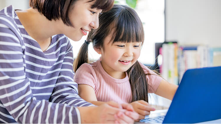 小学低学年の女の子